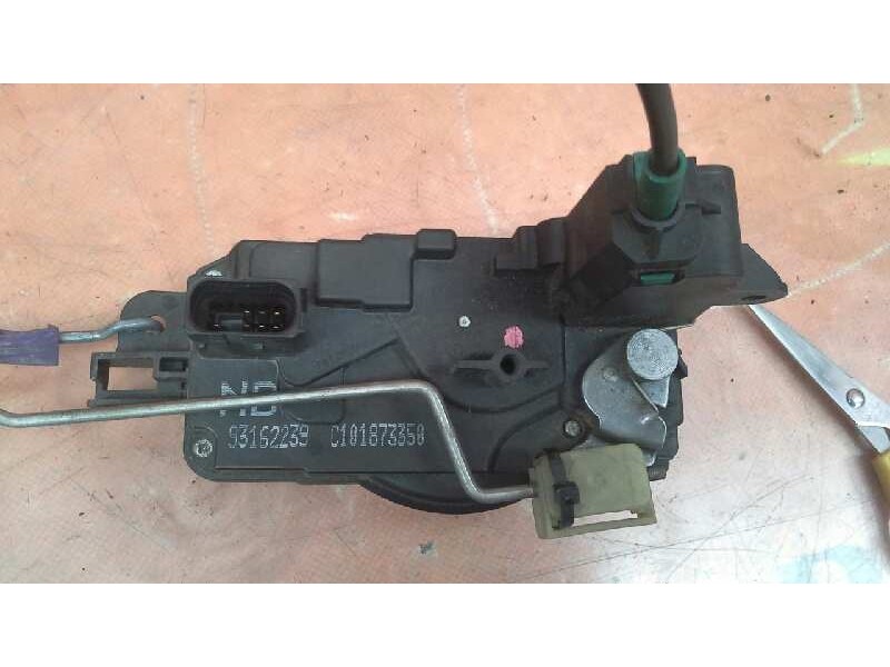 Recambio de cerradura puerta delantera derecha para opel tigra twin top edition referencia OEM IAM   