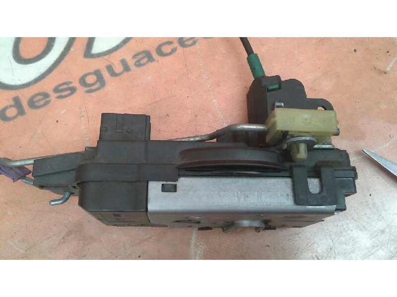 Recambio de cerradura puerta delantera derecha para opel tigra twin top edition referencia OEM IAM   