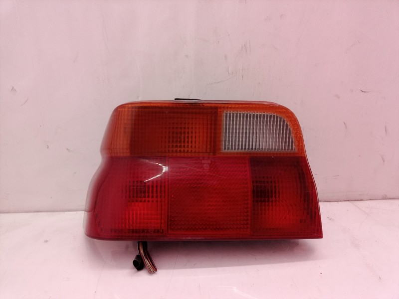 Recambio de piloto trasero izquierdo para ford escort berlina bravo referencia OEM IAM   