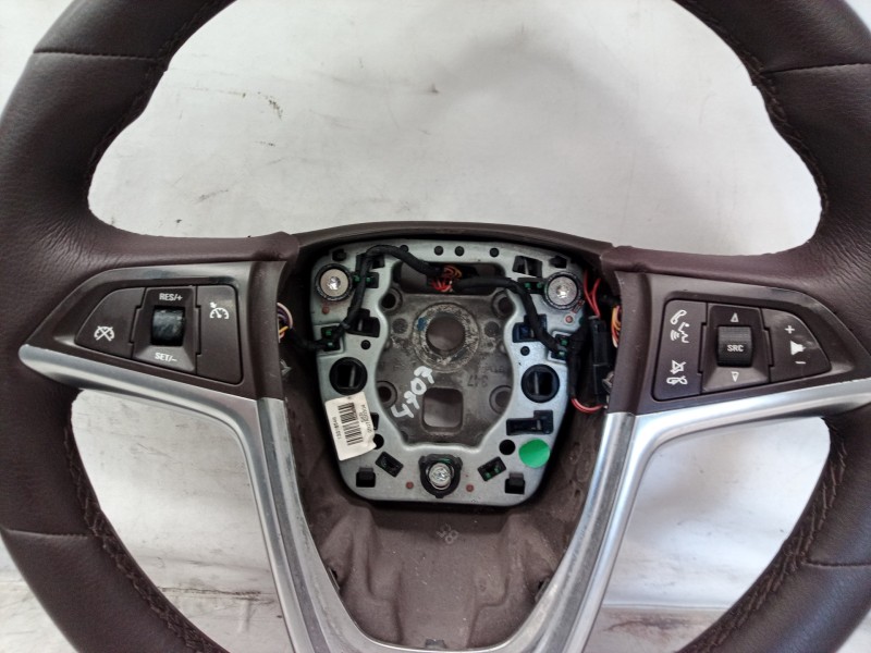 Recambio de volante para opel insignia sports tourer cosmo referencia OEM IAM 13316548 13316548 13316548