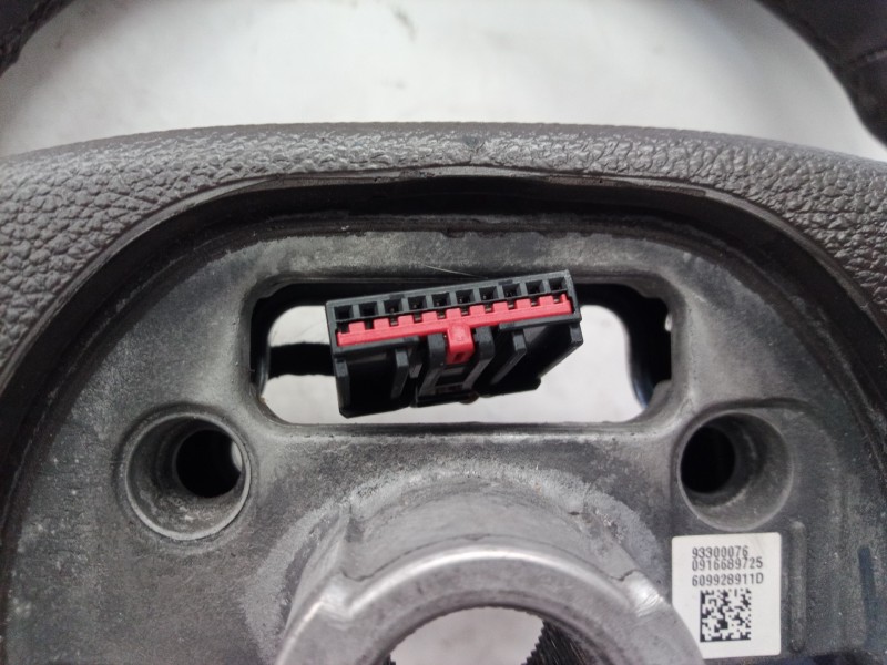 Recambio de volante para opel insignia sports tourer cosmo referencia OEM IAM 13316548 13316548 13316548