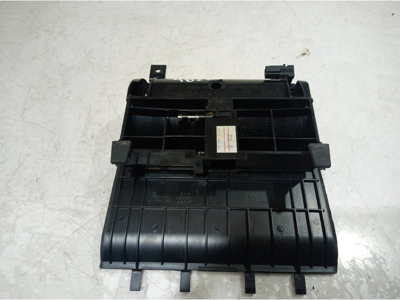 Recambio de cenicero para audi a3 (8p) 1.6 fsi ambiente referencia OEM IAM 8P0857951 8P0857951 8P0857951