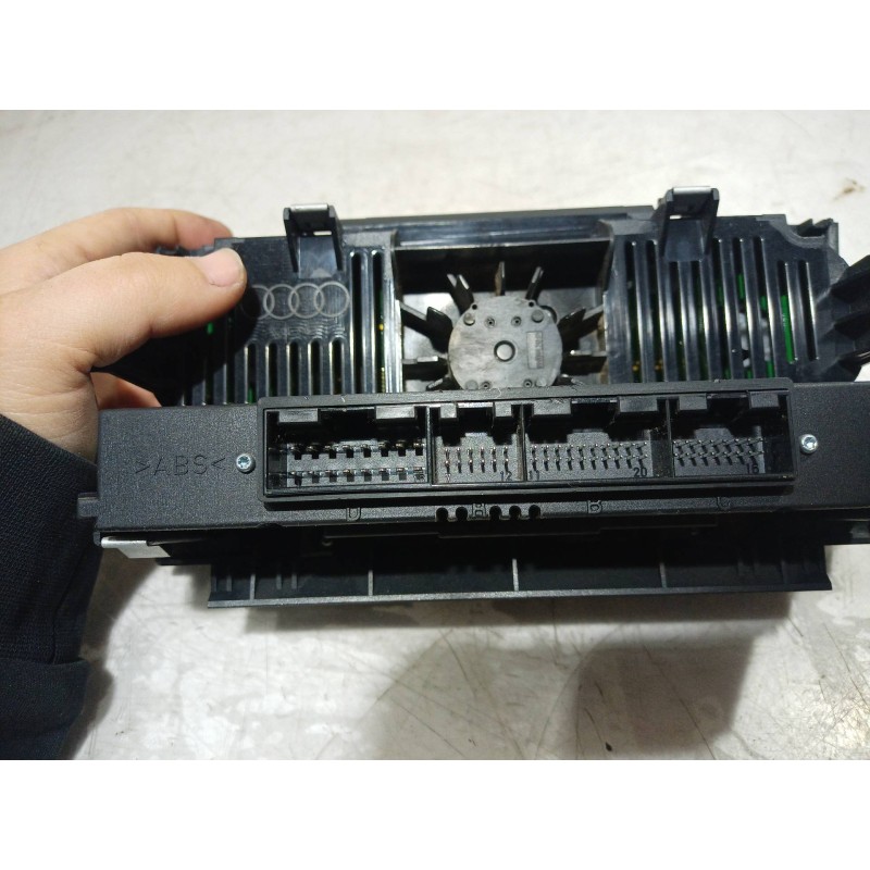 Recambio de mando climatizador para audi a3 (8p) 1.6 fsi ambiente referencia OEM IAM 8P0820043M 8P0820043M 8P0820043