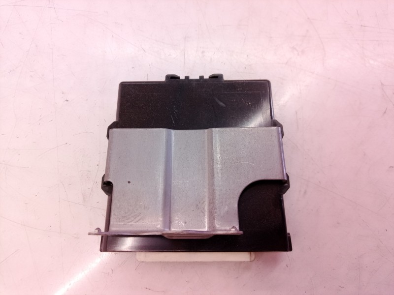 Recambio de modulo electronico para toyota auris luna referencia OEM IAM 8999012010 8999012010 2325002093