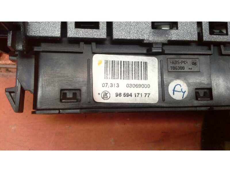 Recambio de warning para peugeot 308 confort referencia OEM IAM   