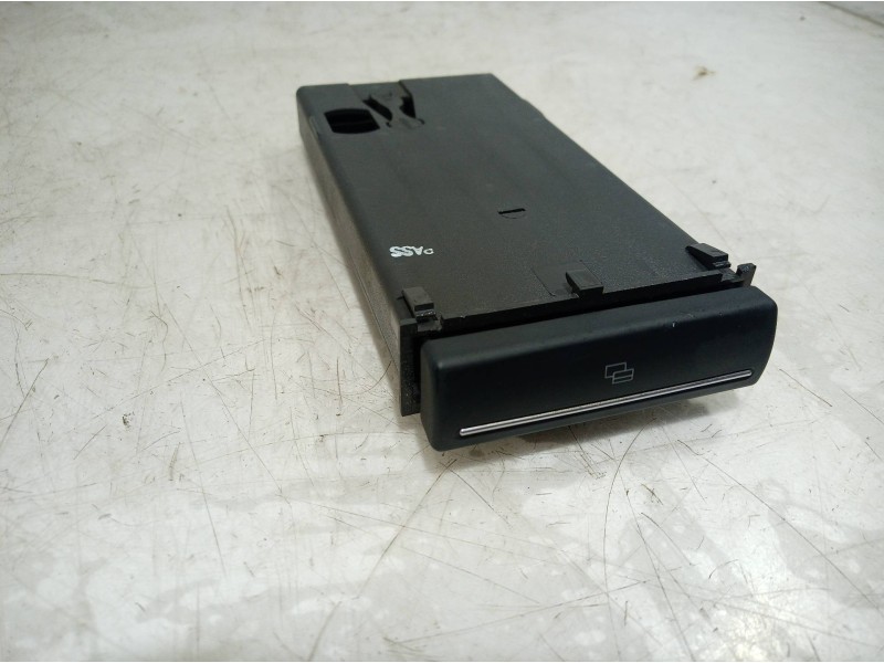 Recambio de varios para audi a3 (8p) 1.6 fsi ambiente referencia OEM IAM 8P0941561 8P0941561 8P0941561