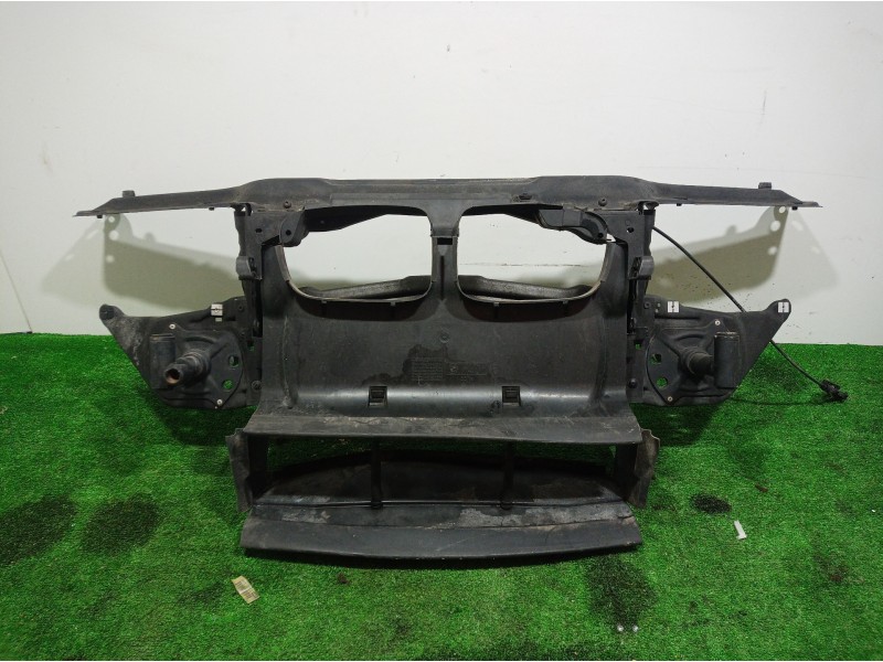 Recambio de panel frontal para bmw serie 3 compact (e46) 316ti referencia OEM IAM 51718268377 51718268377 51718268377