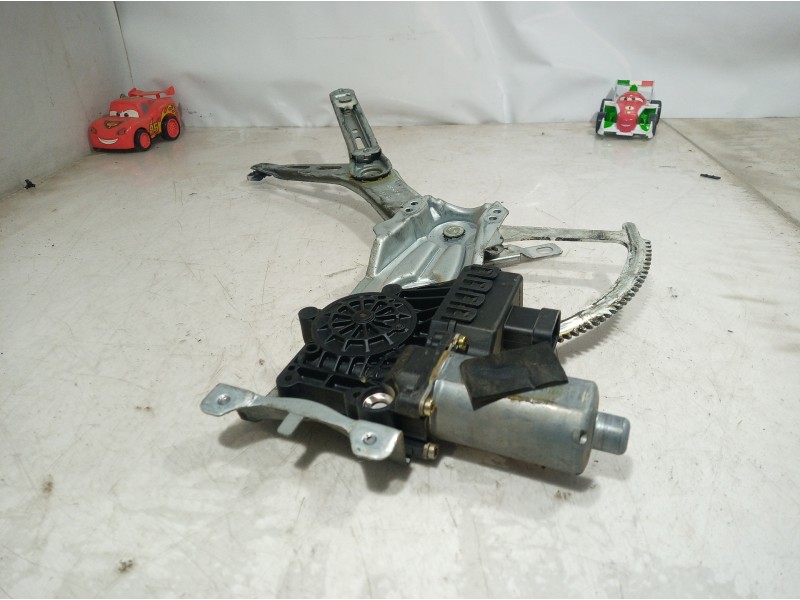 Recambio de elevalunas delantero derecho para opel zafira a blue line referencia OEM IAM 90579356 90579356 90579356