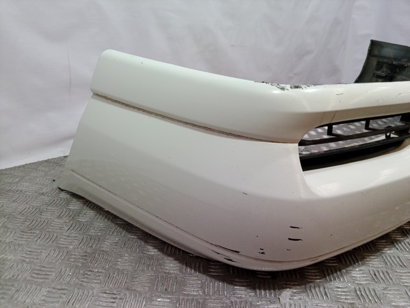 Recambio de paragolpes delantero para volvo v70 familiar 2.4 / 2.5 (103kw / 106kw) referencia OEM IAM 9421811  