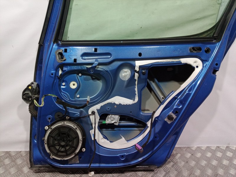 Recambio de puerta trasera derecha para peugeot 407 st confort pack referencia OEM IAM   