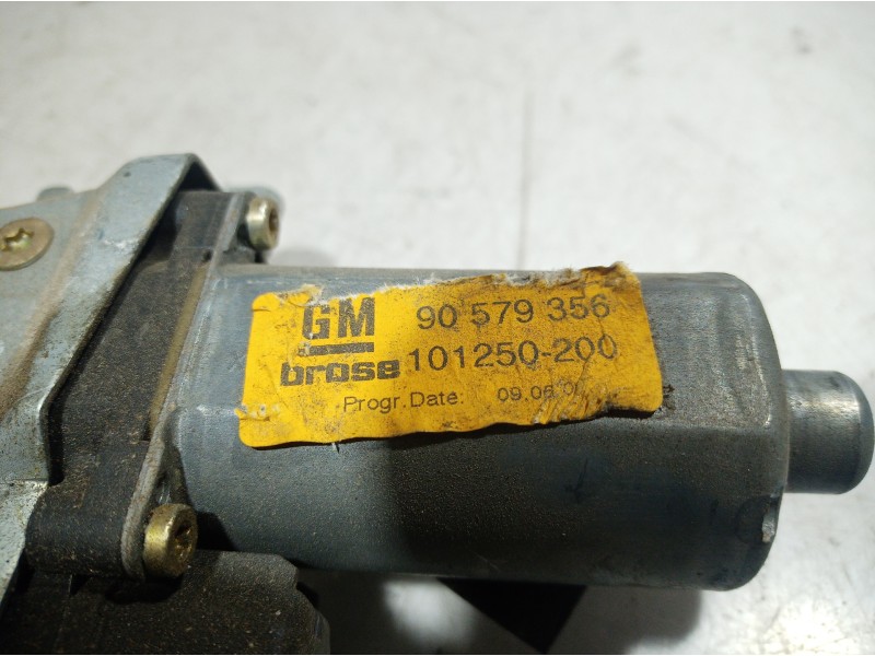 Recambio de elevalunas delantero derecho para opel zafira a blue line referencia OEM IAM 90579356 90579356 90579356