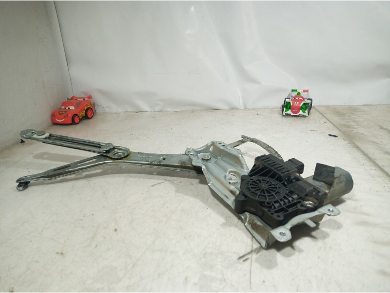 Recambio de elevalunas delantero derecho para opel zafira a blue line referencia OEM IAM 90579356 90579356 90579356