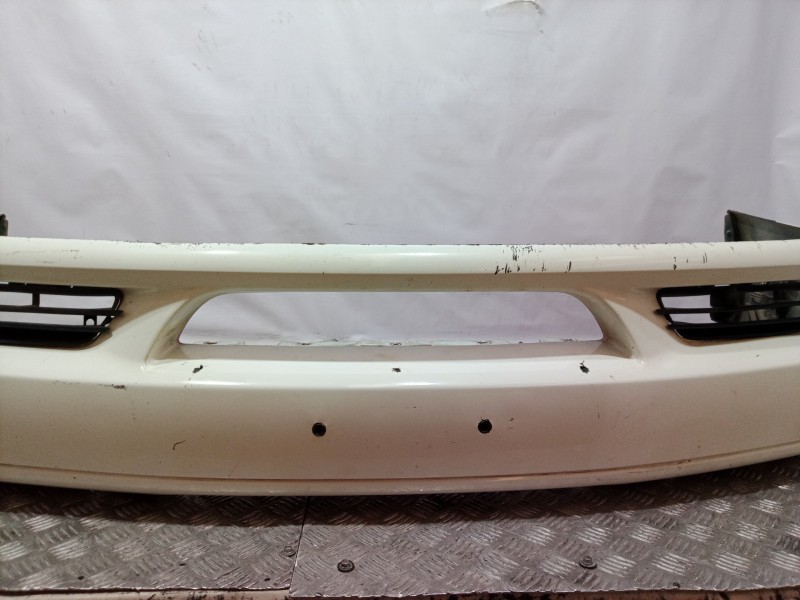 Recambio de paragolpes delantero para volvo v70 familiar 2.4 / 2.5 (103kw / 106kw) referencia OEM IAM 9421811  