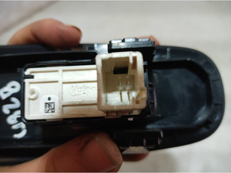 Recambio de mando elevalunas delantero derecho para opel zafira a blue line referencia OEM IAM 96777320 96777320 96777320