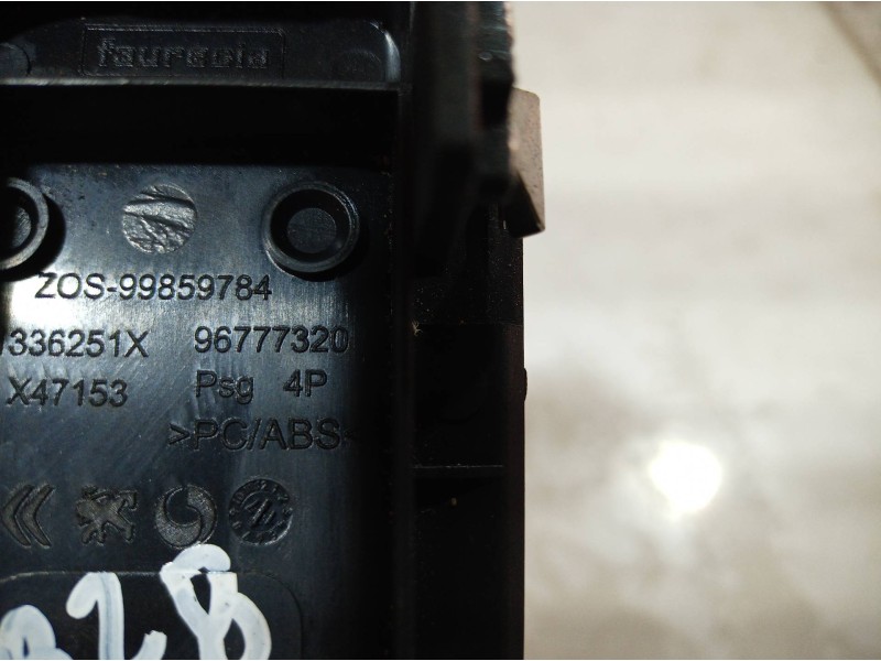 Recambio de mando elevalunas delantero derecho para opel zafira a blue line referencia OEM IAM 96777320 96777320 96777320