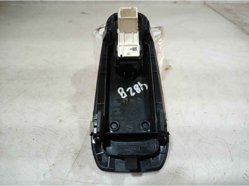 Recambio de mando elevalunas delantero derecho para opel zafira a blue line referencia OEM IAM 96777320 96777320 96777320