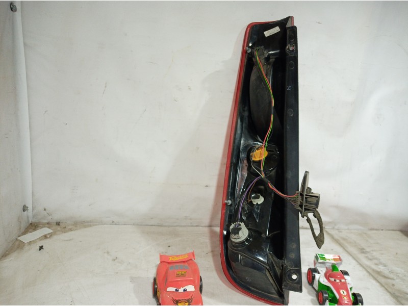 Recambio de piloto trasero derecho para ford fiesta (cbk) referencia OEM IAM 6S6113404BF 6S6113404BF 6S6113404