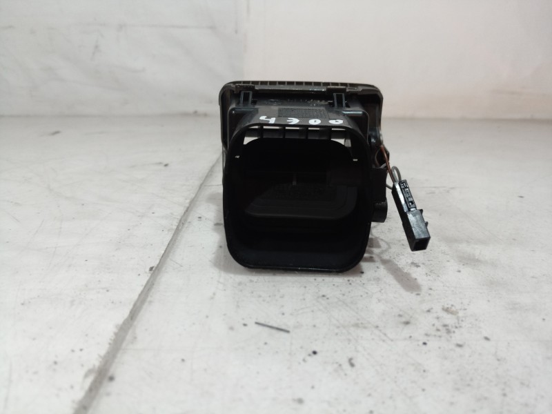 Recambio de aireador para skoda superb (3u4) elegance referencia OEM IAM 3U0819701 3U0819701 3U0819701