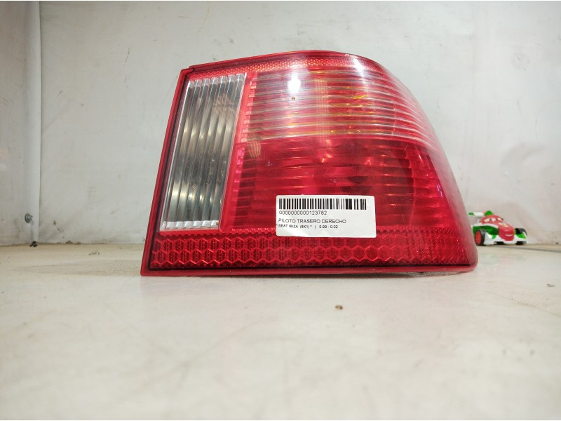 Recambio de piloto trasero derecho para seat ibiza (6k1) referencia OEM IAM 6K6945258C 6K6945258C 6K6945258