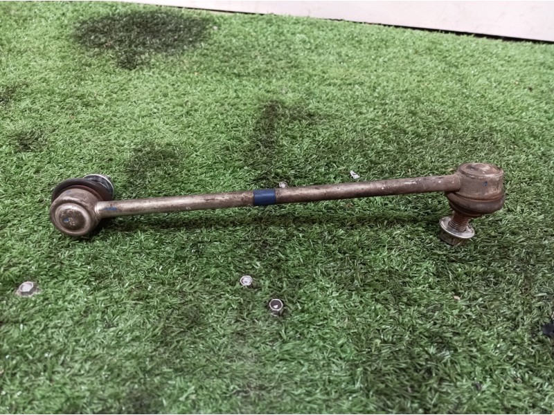 Recambio de bieleta estabilizadora delantera derecha para mahindra xuv 500 xuv 500 fwd w6 referencia OEM IAM   