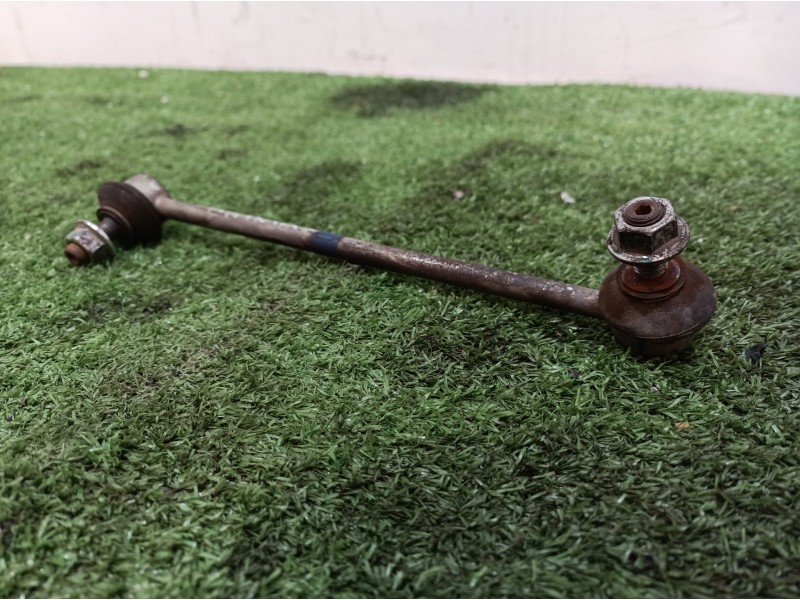 Recambio de bieleta estabilizadora delantera derecha para mahindra xuv 500 xuv 500 fwd w6 referencia OEM IAM   