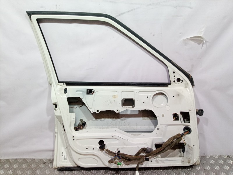 Recambio de puerta delantera izquierda para volvo v70 familiar 2.4 / 2.5 (103kw / 106kw) referencia OEM IAM 9152413  