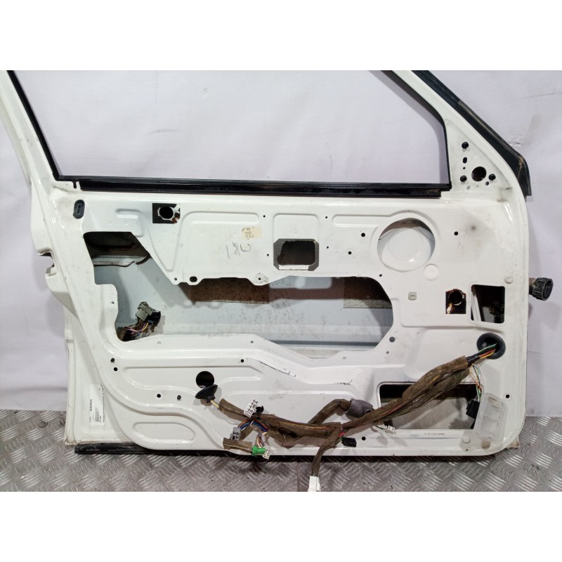 Recambio de puerta delantera izquierda para volvo v70 familiar 2.4 / 2.5 (103kw / 106kw) referencia OEM IAM 9152413  