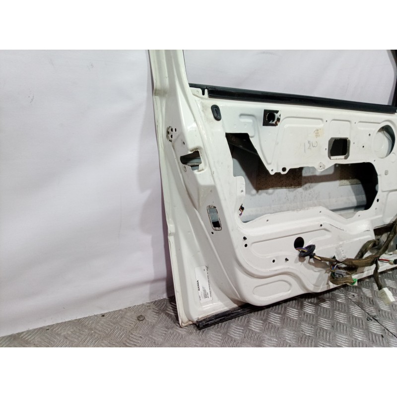 Recambio de puerta delantera izquierda para volvo v70 familiar 2.4 / 2.5 (103kw / 106kw) referencia OEM IAM 9152413  