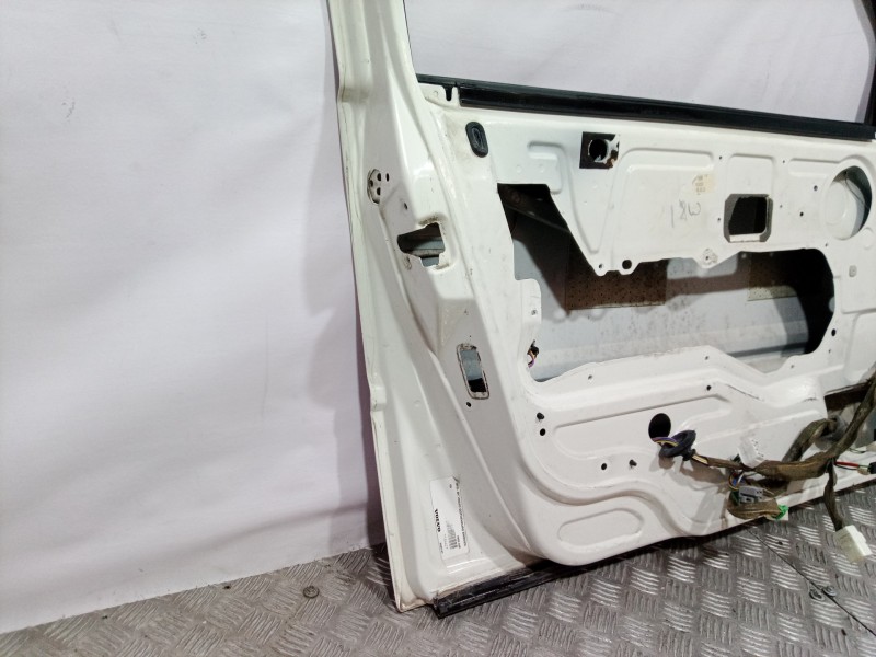 Recambio de puerta delantera izquierda para volvo v70 familiar 2.4 / 2.5 (103kw / 106kw) referencia OEM IAM 9152413  