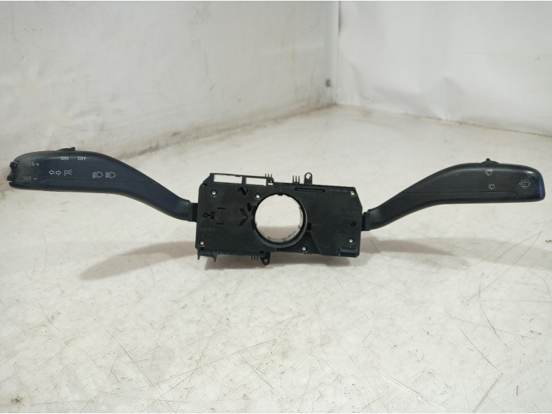 Recambio de mando multifuncion para seat ibiza (6l1) sport rider referencia OEM IAM 204169 204169 204169