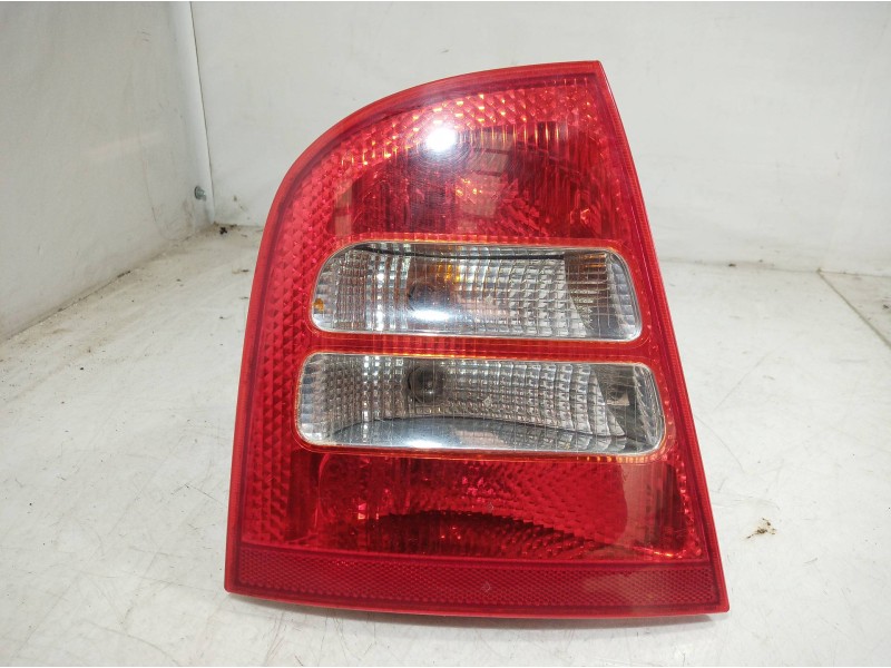 Recambio de piloto trasero izquierdo para skoda octavia berlina (1u2) referencia OEM IAM 1U6945095 1U6945095 1U6945095