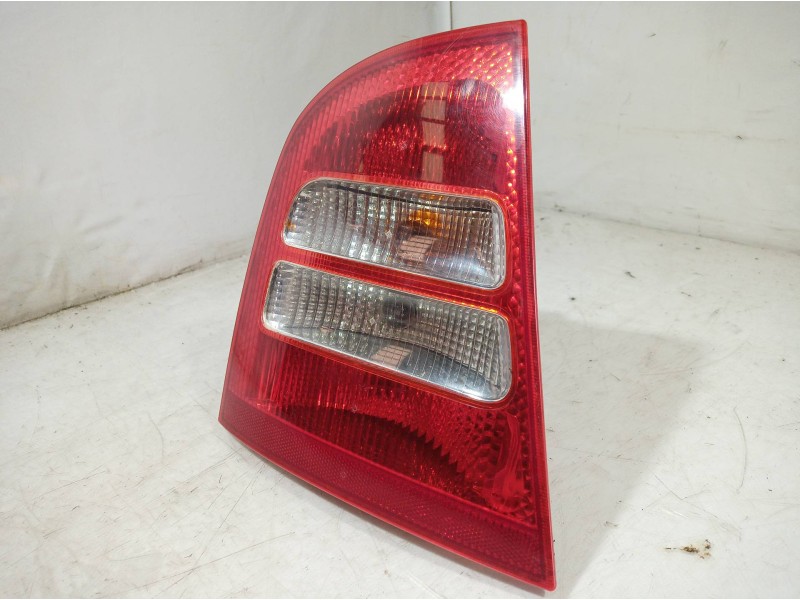 Recambio de piloto trasero izquierdo para skoda octavia berlina (1u2) referencia OEM IAM 1U6945095 1U6945095 1U6945095