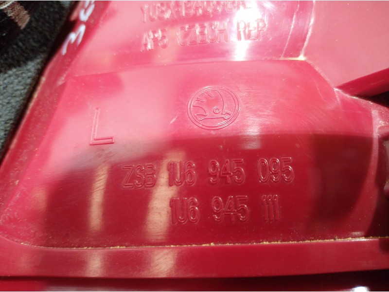 Recambio de piloto trasero izquierdo para skoda octavia berlina (1u2) referencia OEM IAM 1U6945095 1U6945095 1U6945095