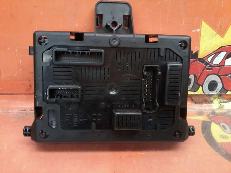 Recambio de caja reles / fusibles para renault clio iii exception referencia OEM IAM 8201054119 8201054119 8201054119