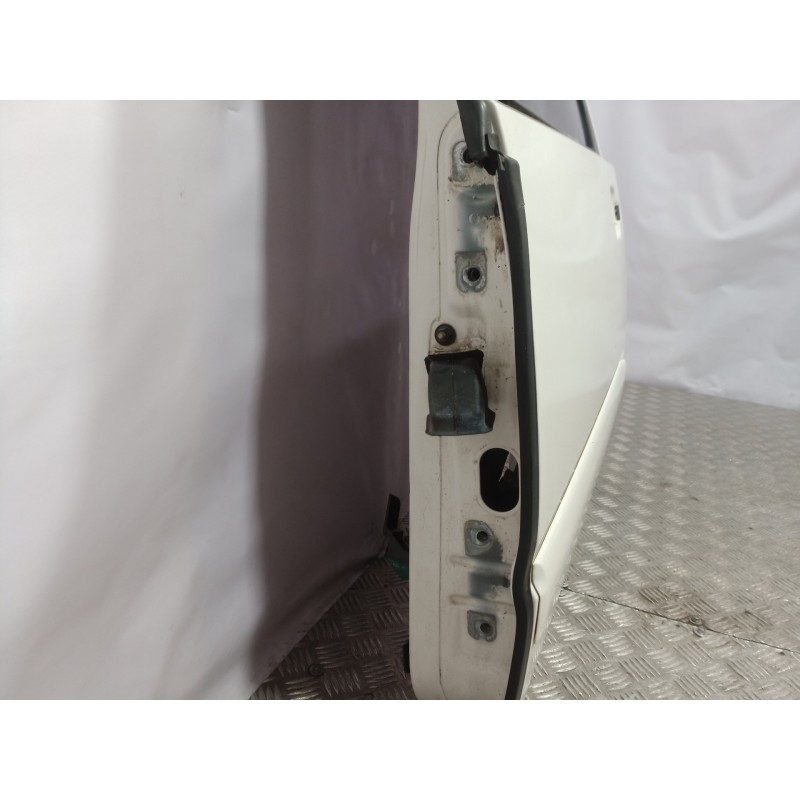 Recambio de puerta trasera izquierda para volvo v70 familiar 2.4 / 2.5 (103kw / 106kw) referencia OEM IAM 9152525  