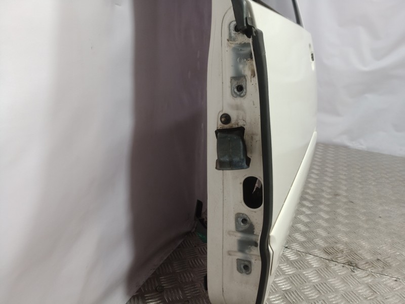 Recambio de puerta trasera izquierda para volvo v70 familiar 2.4 / 2.5 (103kw / 106kw) referencia OEM IAM 9152525  