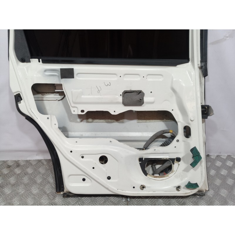 Recambio de puerta trasera izquierda para volvo v70 familiar 2.4 / 2.5 (103kw / 106kw) referencia OEM IAM 9152525  