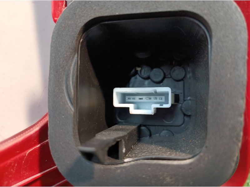 Recambio de piloto trasero derecho para peugeot 206 sw 1.6 16v cat referencia OEM IAM   