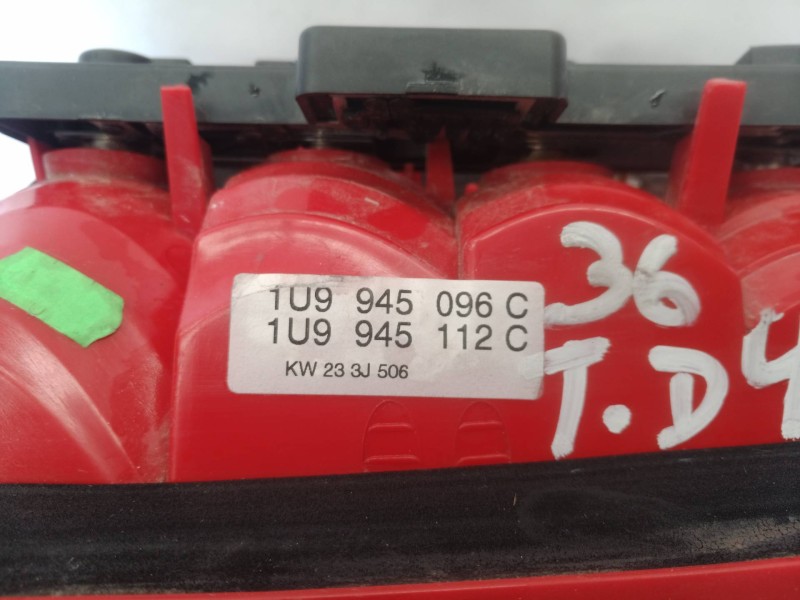 Recambio de piloto trasero derecho para skoda octavia berlina (1u2) tour referencia OEM IAM 1U945096C 1U9945112C 1U945096C