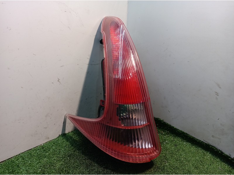 Recambio de piloto trasero izquierdo para peugeot 206 sw 1.6 16v cat referencia OEM IAM   