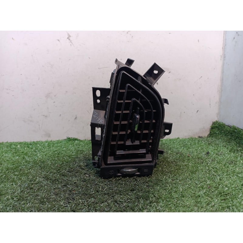 Recambio de rejilla aireadora para mahindra xuv 500 xuv 500 fwd w6 referencia OEM IAM 0112AW0280N 0112AW0280N L0186103AA