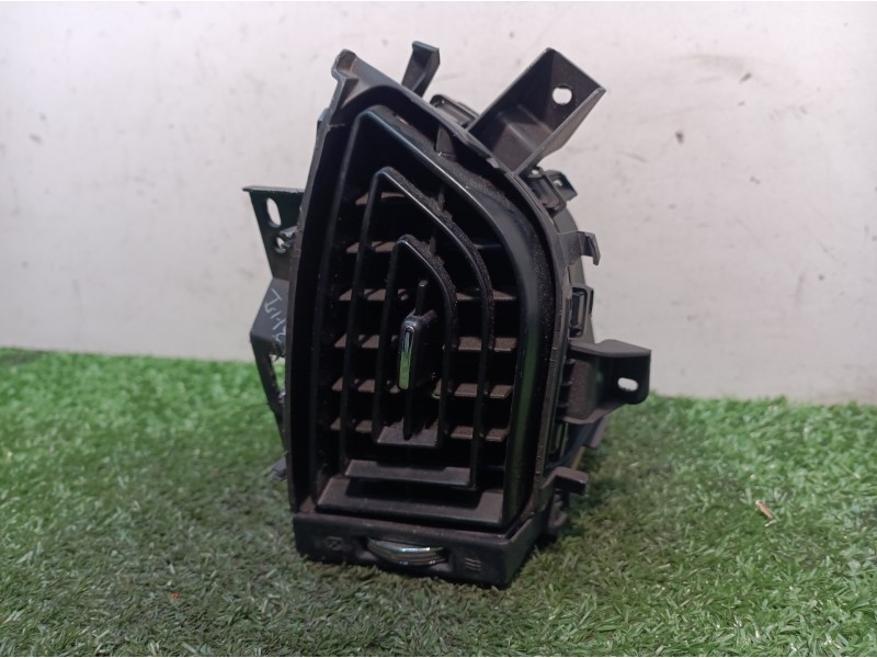 Recambio de rejilla aireadora para mahindra xuv 500 xuv 500 fwd w6 referencia OEM IAM 0112AW0280N 0112AW0280N L0186103AA