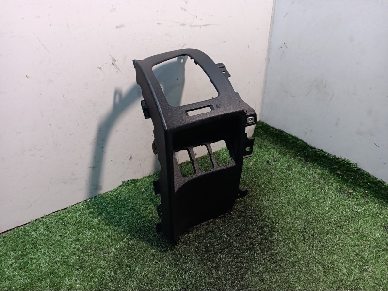 Recambio de moldura para mahindra xuv 500 xuv 500 fwd w6 referencia OEM IAM 0112AAW02360B 0112AAW02360B L0206879AA