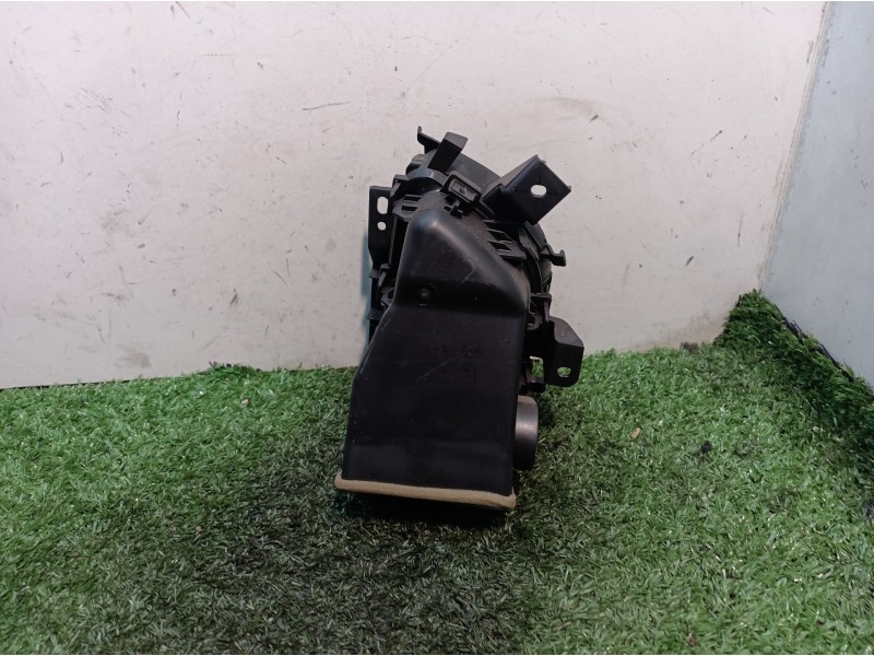 Recambio de rejilla aireadora para mahindra xuv 500 xuv 500 fwd w6 referencia OEM IAM 0112AW0300N 0112AW0300N L0186102AA