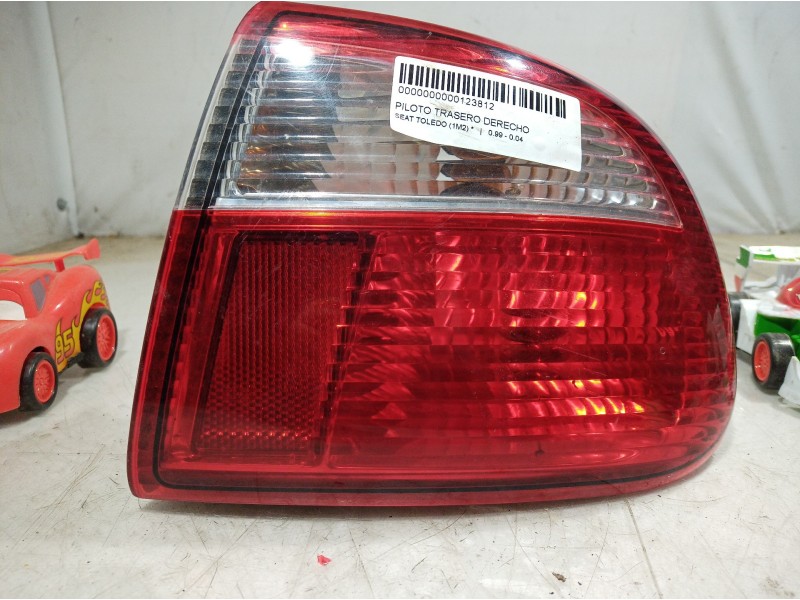 Recambio de piloto trasero derecho para seat toledo (1m2) referencia OEM IAM 1M5945096B 1M5945096B 1M5945096 Recambio de piloto trasero derecho para seat toledo (1m2) referencia OEM IAM 1M5945096B 1M5945096B 1M5945096
