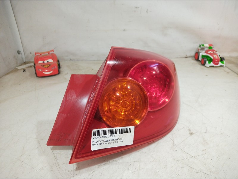 Recambio de piloto trasero derecho para mazda 3 berlina (bk) referencia OEM IAM    Recambio de piloto trasero derecho para mazda 3 berlina (bk) referencia OEM IAM
