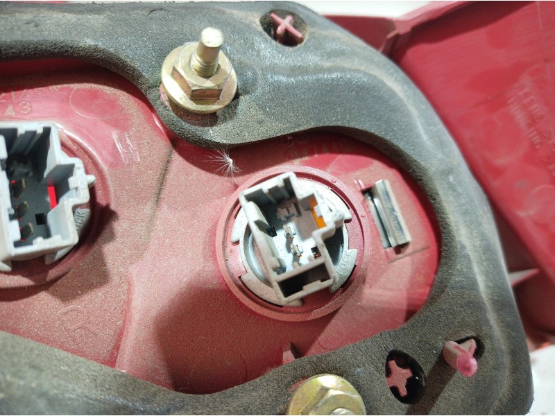 Recambio de piloto trasero derecho para mazda 3 berlina (bk) referencia OEM IAM    Recambio de piloto trasero derecho para mazda 3 berlina (bk) referencia OEM IAM