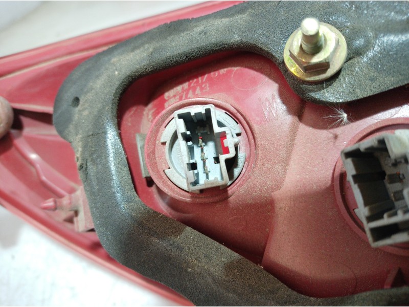 Recambio de piloto trasero derecho para mazda 3 berlina (bk) referencia OEM IAM    Recambio de piloto trasero derecho para mazda 3 berlina (bk) referencia OEM IAM