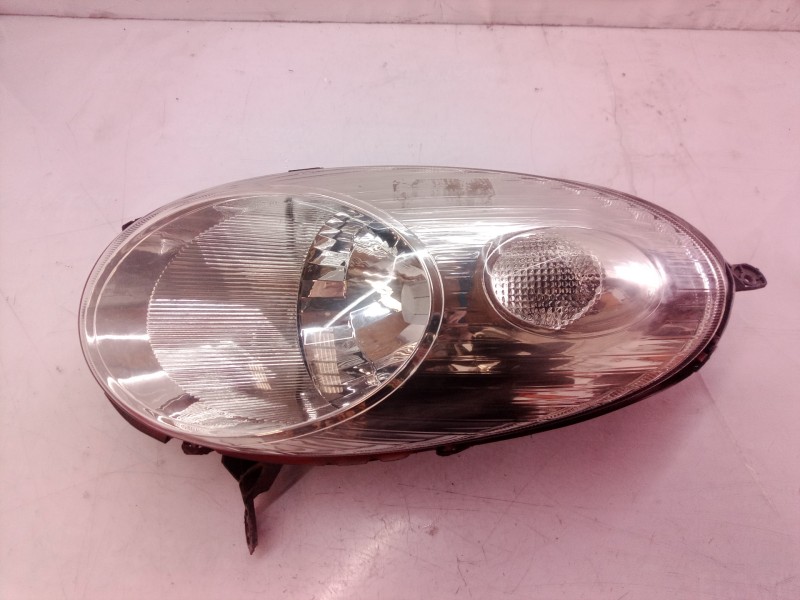 Recambio de faro izquierdo para nissan micra (k11) referencia OEM IAM   