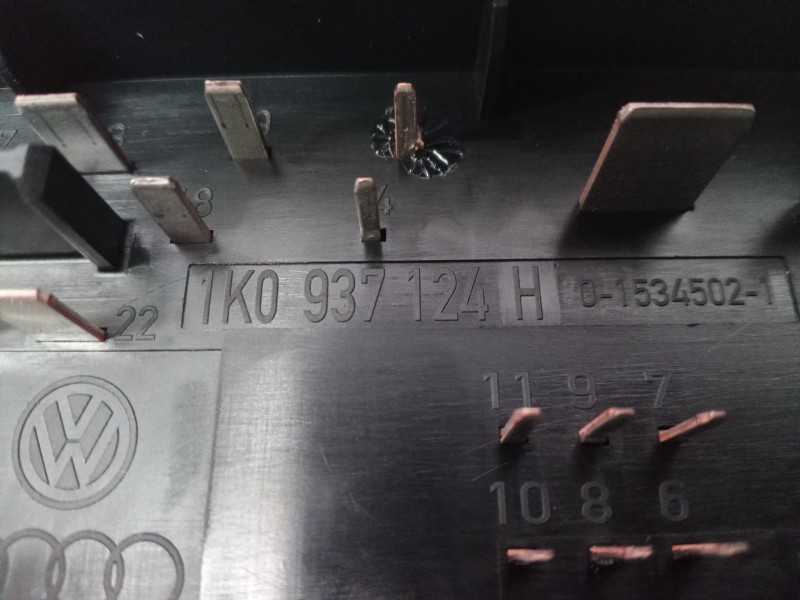 Recambio de caja reles / fusibles para volkswagen golf v berlina (1k1) highline referencia OEM IAM 1K0937124 1K0937124 1K0937124